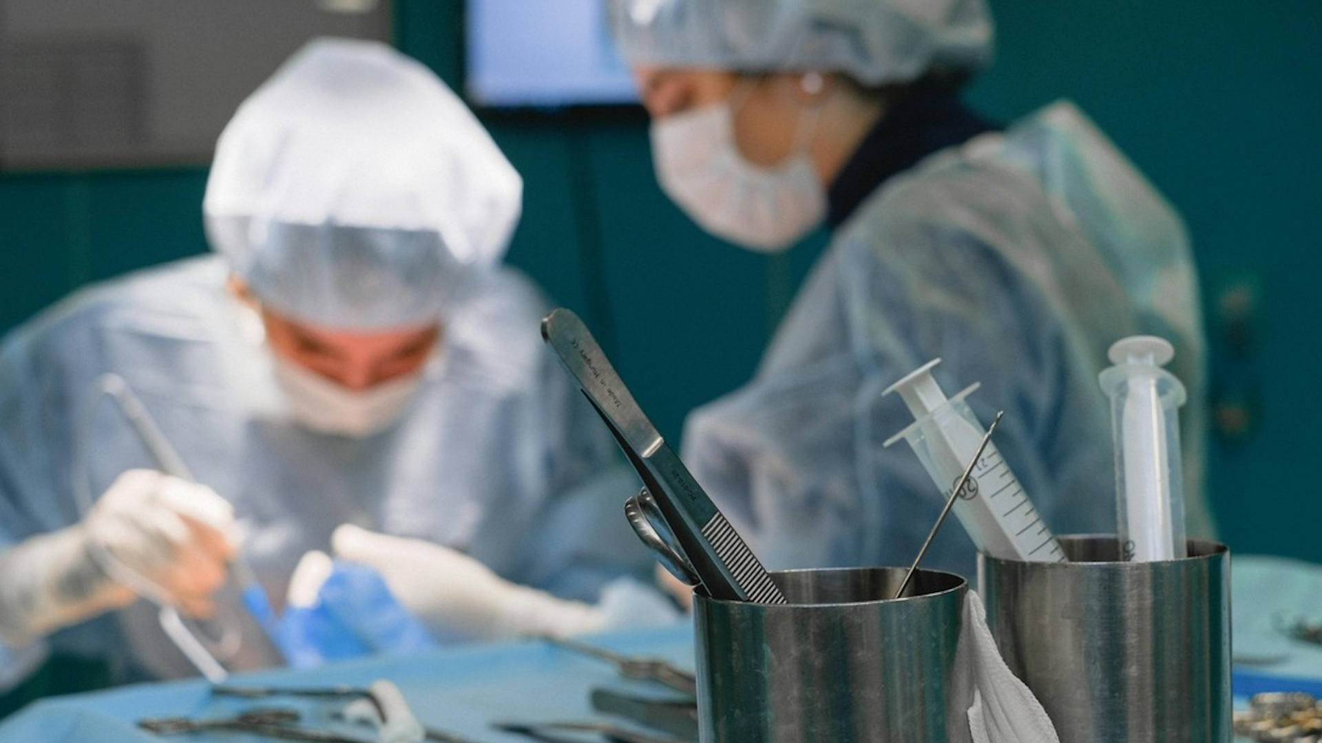 La cifra de personas que se someten a cirugías estéticas para cambiar o moldear en su cuero va cada vez más en aumento, pese a desconocer sus riesgos.