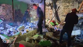 Explosión en negocio de fuegos artificiales en Huehuetlán El Grande deja 12 lesionados. Protección Civil investiga las causas y evalúa los daños estructurales.