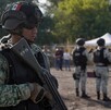 Ataque armado en Apatzingán dejó un guardia nacional muerto y dos heridos; hubo detenciones y un abatido en operativo contra célula ligada a cártel.