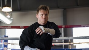 Saúl 'Canelo' Álvarez en un entrenamiento de box previo a una des sus peleas.