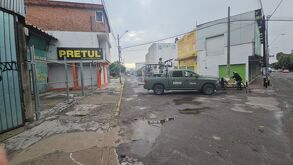 Fiscalía, Ejército y GN catean el mercado Morelos. Hallan sangre y pertenencias en una investigación por homicidio y la desaparición de dos personas.