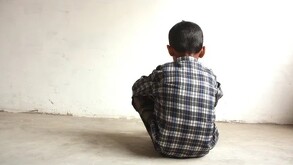 El presunto agresor, identificado como Juan “N”, de solo 8 años, corrió a refugiarse en su vivienda tras la agresión.