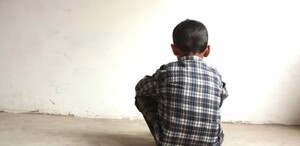 El presunto agresor, identificado como Juan “N”, de solo 8 años, corrió a refugiarse en su vivienda tras la agresión.
