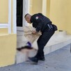 Trabajador apuñalado al intentar evitar asalto en puesto de tacos en el Centro de Monterrey