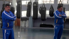 Fernando “Chispa” Medina se prepara para defender su título mientras Saúl “Canelo” Álvarez mantiene su profesionalismo tras la derrota ante Terence Crawford. El