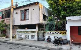 Un hombre fue asesinado a balazos por sujetos armados que ingresaron a su casa en la colonia José Luis Mora, en el municipio de Guadalupe, Nuevo León.