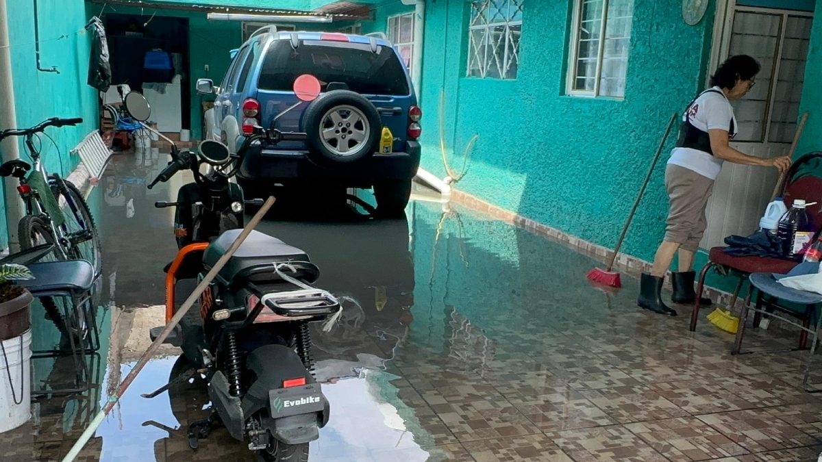 Rubén Villanueva también tuvo pérdidas en su casa en Neza
