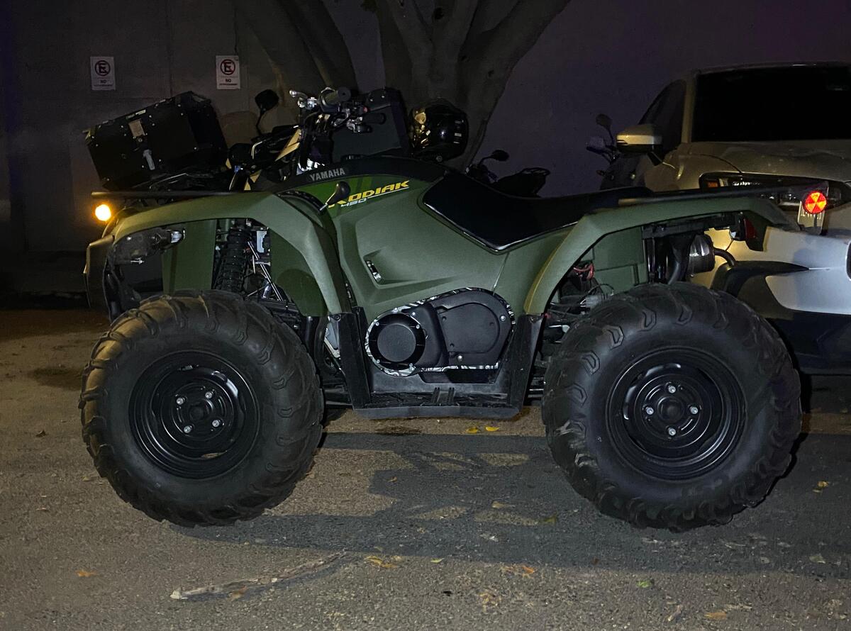 El sujeto viajaba en esta cuatrimoto donde se presume, realizaba actos ilícitos