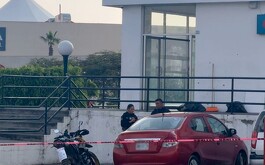 Un cliente armado frustra un intento de asalto en una sucursal bancaria de la Plaza Centro Sur en San Pedro Tlaquepaque, mientras visitantes buscan resguardarse