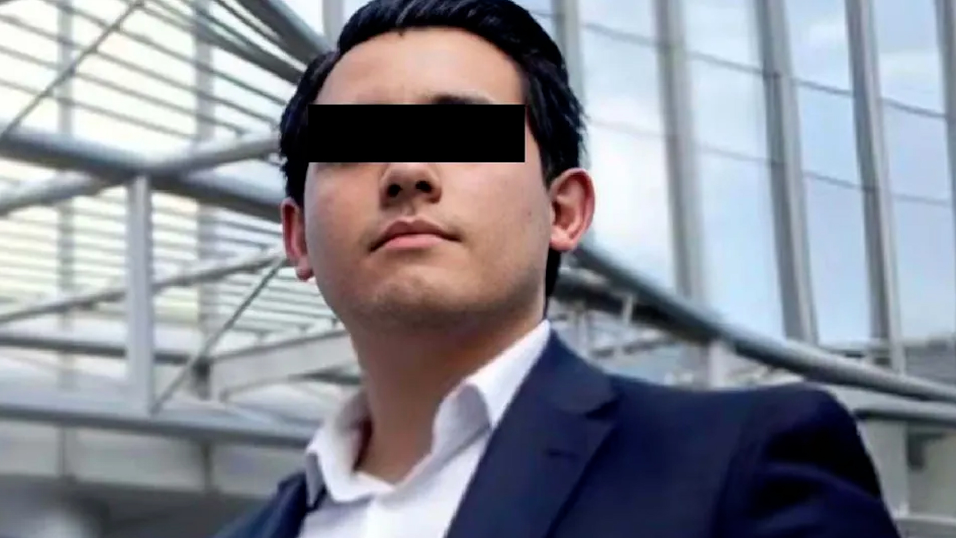 El fiscal de Nuevo León, Javier Flores Saldívar, explicó que la detención se logró a través de una ficha roja de la Interpol y que durante la madrugada fueron n