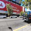 Agentes ministeriales catearon un local dentro de la Plaza de la Tecnología en el Centro de Monterrey derivado de una denuncia por el robo de un celular.