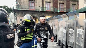 Encapuchados agreden a policías de SSC tras marcha 2 de octubre 2025 en la Ciudad de México. Aquí los detalles.