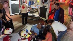 Tras el percance, el conductor del tráiler intentó escapar del lugar sin hacerse responsable; sin embargo, fue seguido por testigos y reportado a la Policía.