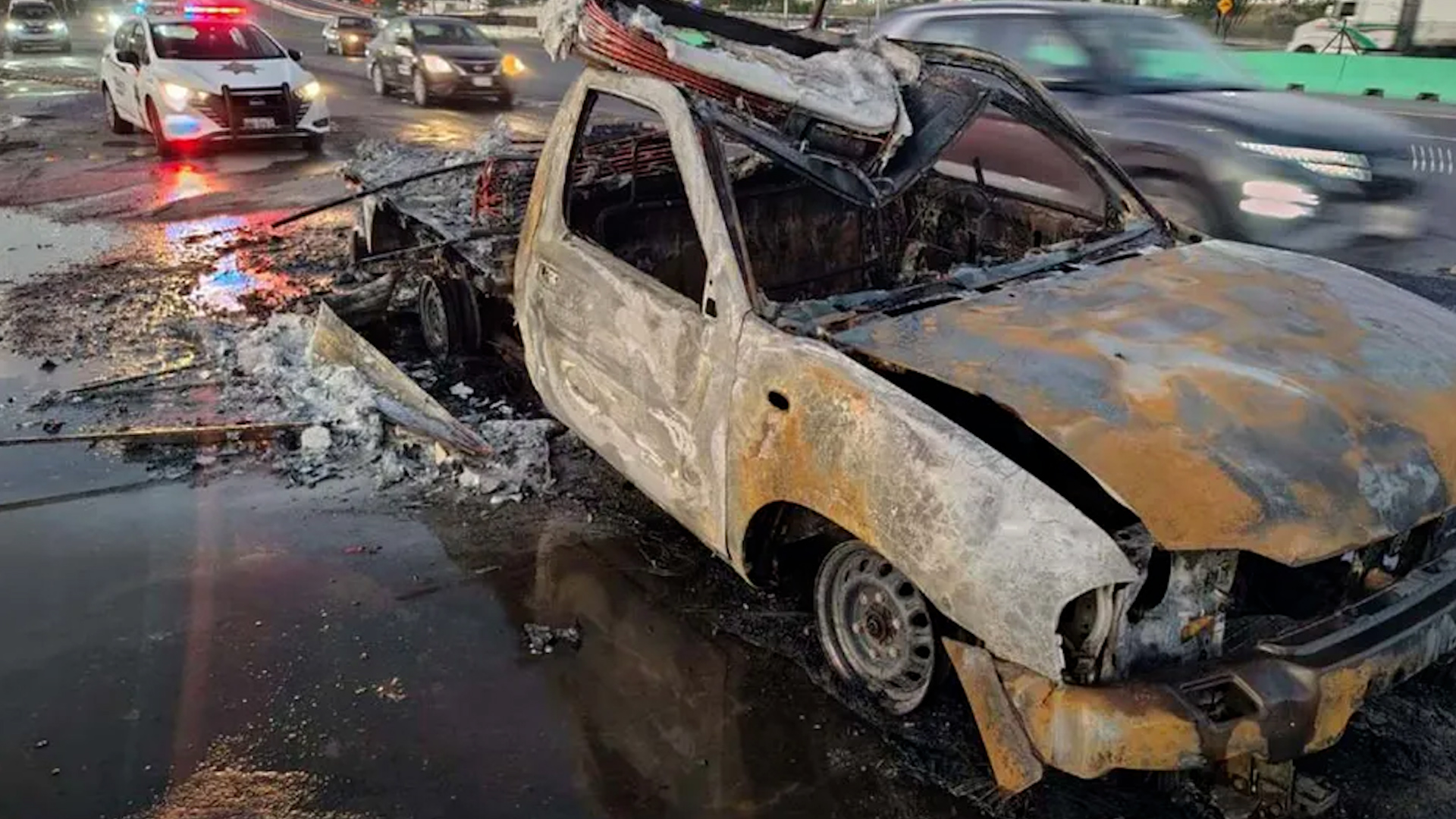 El hecho ocurrió sobre la autopista al Aeropuerto, a unos 500 metros al norte de la carretera de cuota a Cadereyta, Nuevo León.