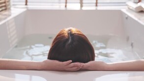 Madre de tres hijos de 46 años, falleció luego de se electrocutara en mientras tomaba un baño en la tina.