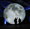 La Luna llega a distintas plazas de Querétaro en una instalación artística de gran formato creada por el reconocido artista británico Luke Jerram.