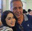 Lupita Villalobos se presenta de sorpresa en la jubilación de su papá.