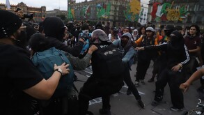 Reporteros son agredidos por el bloque negro durante la marcha del 2 de octubre CdMx.
