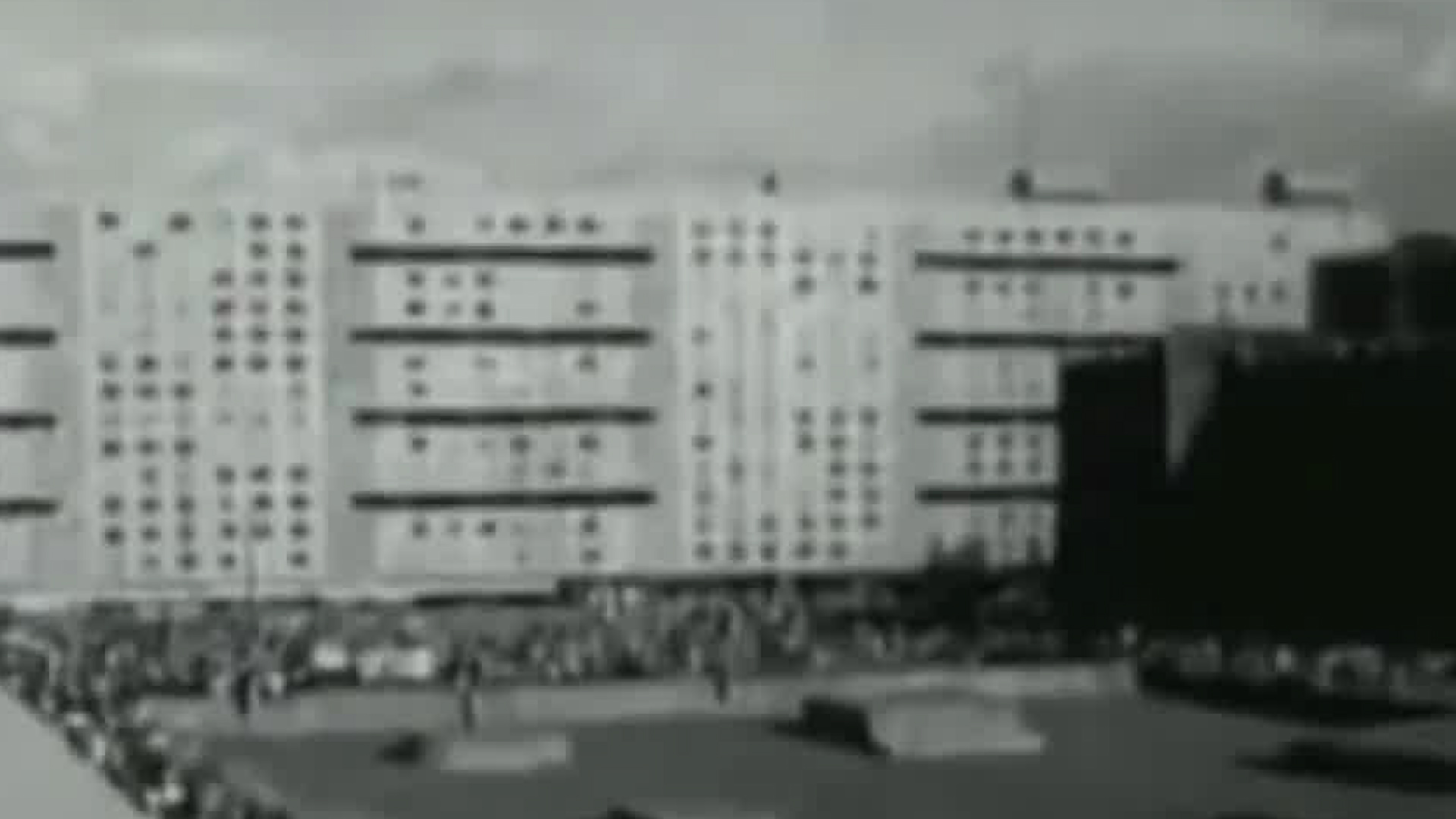 Los ecos de la tragedia estudiantil del 2 de octubre de 1968 aún retumban en los edificios y en las memorias de los habitantes de la Plaza de las Tres Culturas.