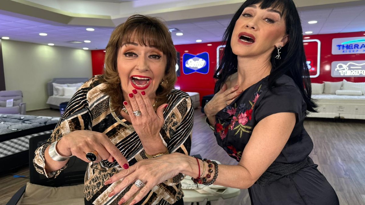 Susana Zabaleta presumiendo su anillo con María Julia