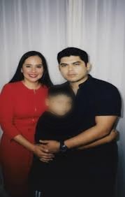 Usuarios crearon una foto con IA con Sandra Cuevas, C4 Jiménez y 'El Cachetes'