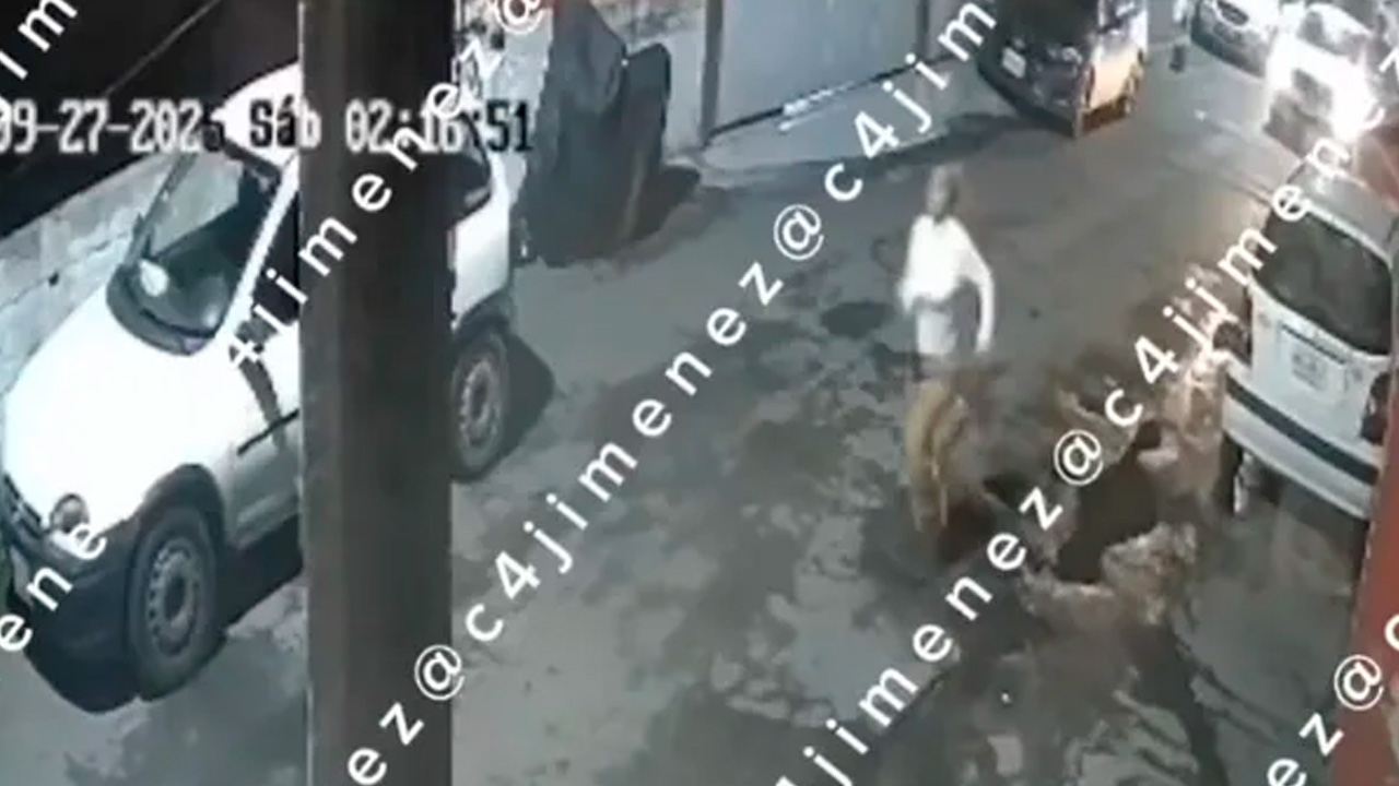 Una mujer fue perseguida, golpeada y arrastrada por un hombre en calles de Cuajimalpa, Ciudad de México.