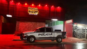 Mujer de Michoacán fue rescatada por policías en Tlaquepaque tras enviar nota de auxilio; llevaba seis días retenida contra su voluntad en un motel.