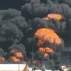 Se presume que una chispa detonó la explosión, la cual envolvió rápidamente la unidad y alcanzó a las personas que se encontraban en las inmediaciones. Se presume que una chispa detonó la explosión, la cual envolvió rápidamente la unidad y alcanzó a las personas que se encontraban en las inmediaciones.