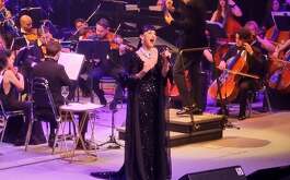 La cantante Susana Zabaleta arrancó el Arte Fest 2025 en San Pedro Garza García, Nuevo León con su espectáculo “Zabaleta Sinfónica”.
