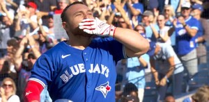 El mexicano Alejandro Kirk consiguió ser el mejor jugador del partido ante Yankees tras marcar Home Run.