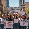 Colectivos acompañan abortos en casa para garantizar seguridad y confidencialidad.