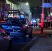 Peritos de la Fiscalía mexiquense llegaron al lugar para levantar los primeros indicios del crimen ocurrido en chelería clandestina de Ecatepec.