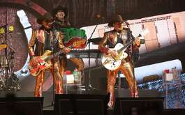 El Grupo Bronco se presentó con éxito en la Arena Monterrey con su gira Dejando Huella.