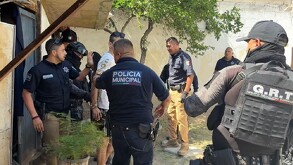 Jefe de la policía de Torreón libera a mujer privada de su libertad por su hermano.