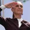 El Zócalo de la Ciudad de México se tiñe de tricolor por el festejo del primer año de Claudia Sheinbaum este 5 de octubre.