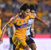 Juan Brunetta recibió de primera una pared que ejecutó con Ángel Correa para posteriormente reventar la pelota de primera.