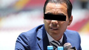 Omar 'N' ya había tenido problemas con la ley anteriormente, tal como lo relató Néstor de la Torre, ex director deportivo de Chivas, en una entrevista.