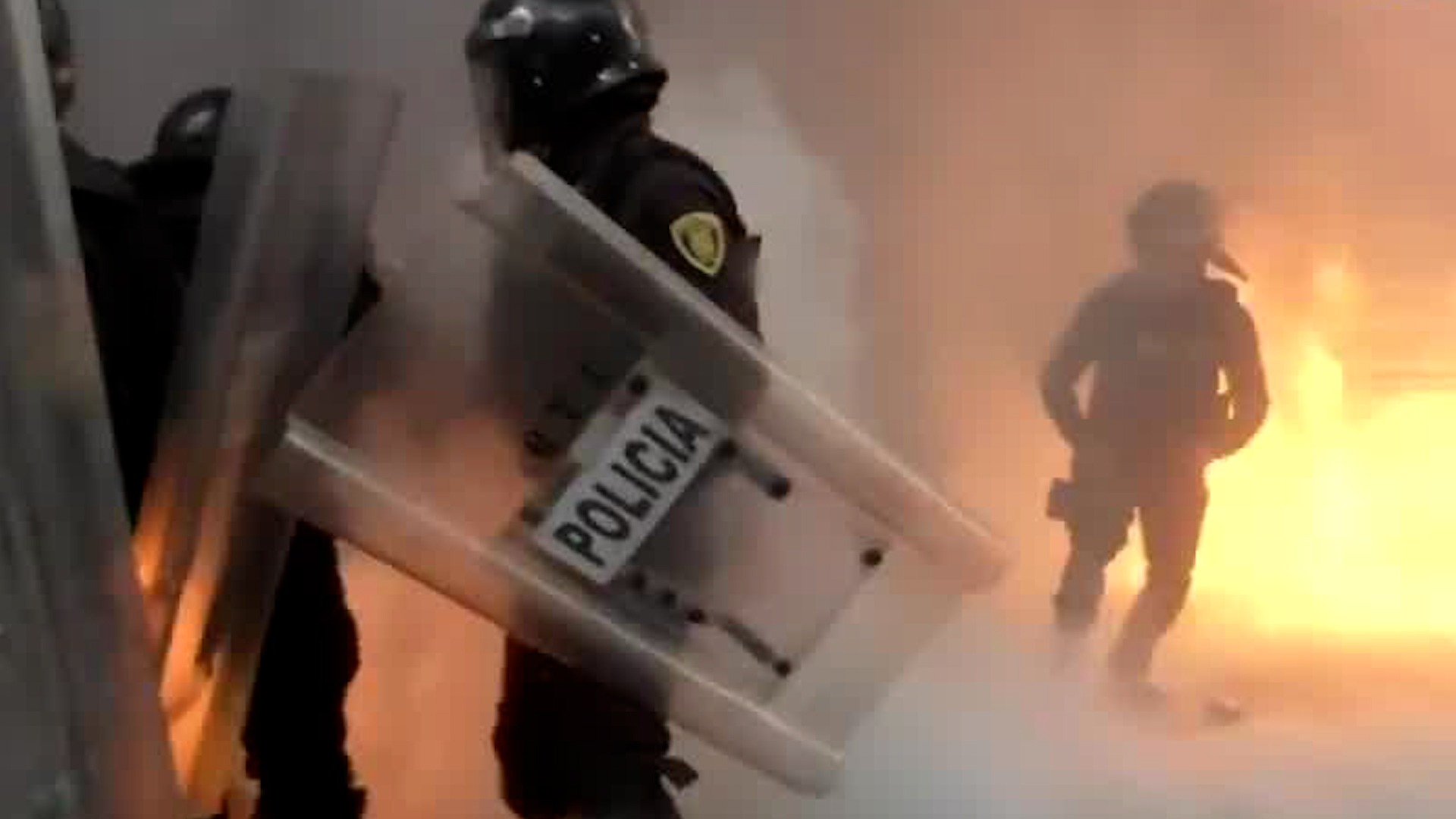 Se reportó un saldo de 94 policías y civiles heridos tras los enfrentamientos.