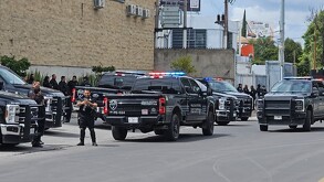 Un enfrentamiento entre policías y presuntos criminales en Tlaquepaque dejó varios detenidos, dos prófugos y una intensa movilización con apoyo aéreo.