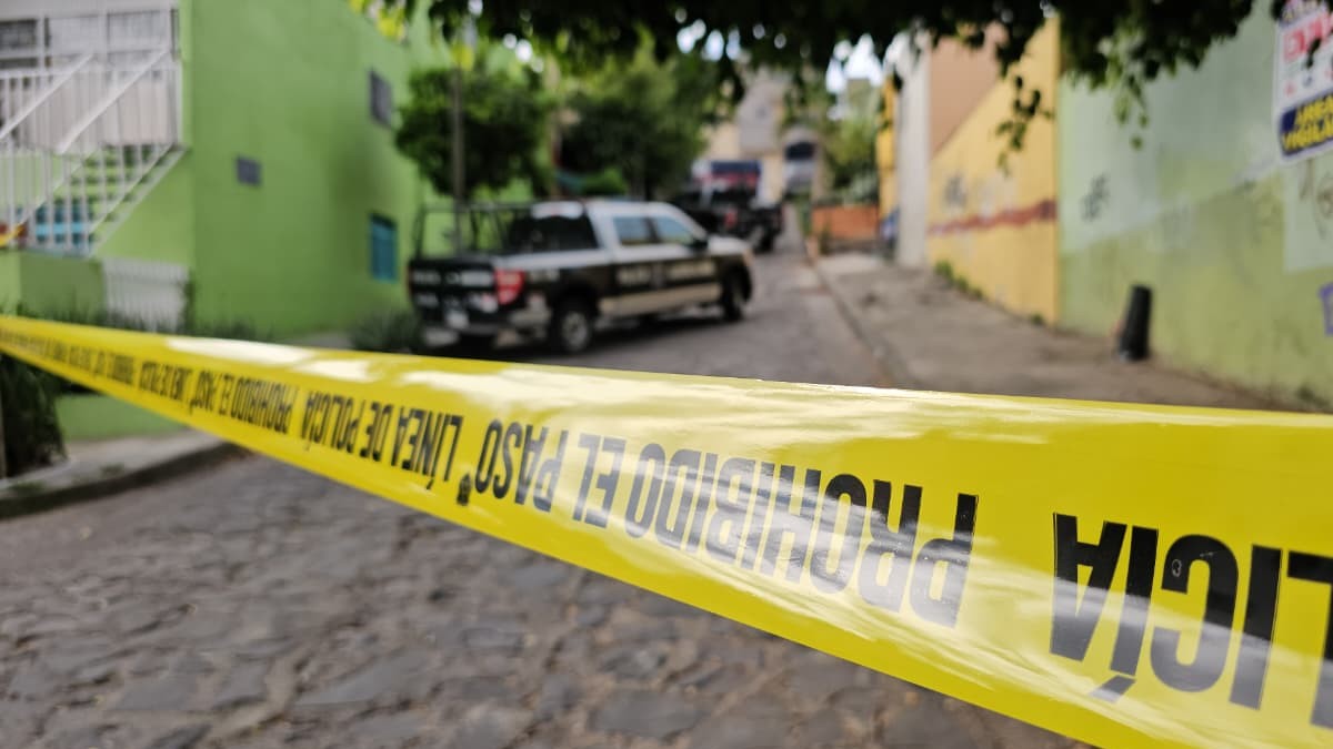 Hombre muere por impacto de bala en la colonia Lázaro Cárdenas, en Guadalajara