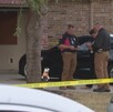 Una madre de Texas disparó a sus cuatro hijos dentro de un vehículo, matando a dos. Enfrenta cargos de asesinato mientras continúa la investigación.