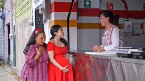 La producción combina drama, redención y amor, convirtiéndose en una de las más vistas de la televisora.