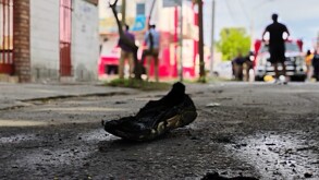 Con quemaduras en el 90 por ciento de su cuerpo y un estado de salud reservado, un trabajador de una tienda de pinturas fue trasladado a una clínica de Torreón.