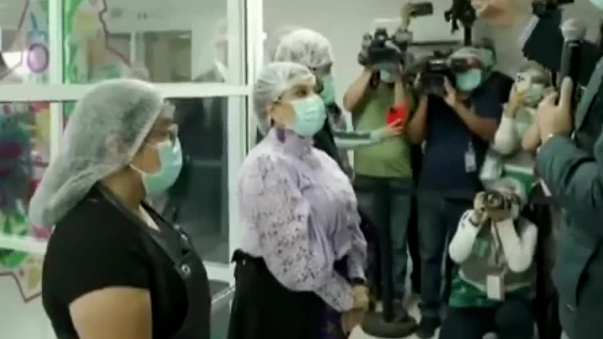 La Jefa de Gobierno de la CdMx, Clara Brugada, destacó la estrategia prioritaria de su gobierno para el acceso de agua potable a hogares necesitados.
