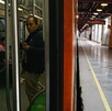 Los creadores de contenido aprovechan los vacíos legales para grabar dentro del Metro Los creadores de contenido aprovechan los vacíos legales para grabar dentro del Metro