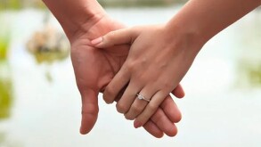 El hombre confesó que su madre lo drogó y abusó de él el día de su despedida de soltero.