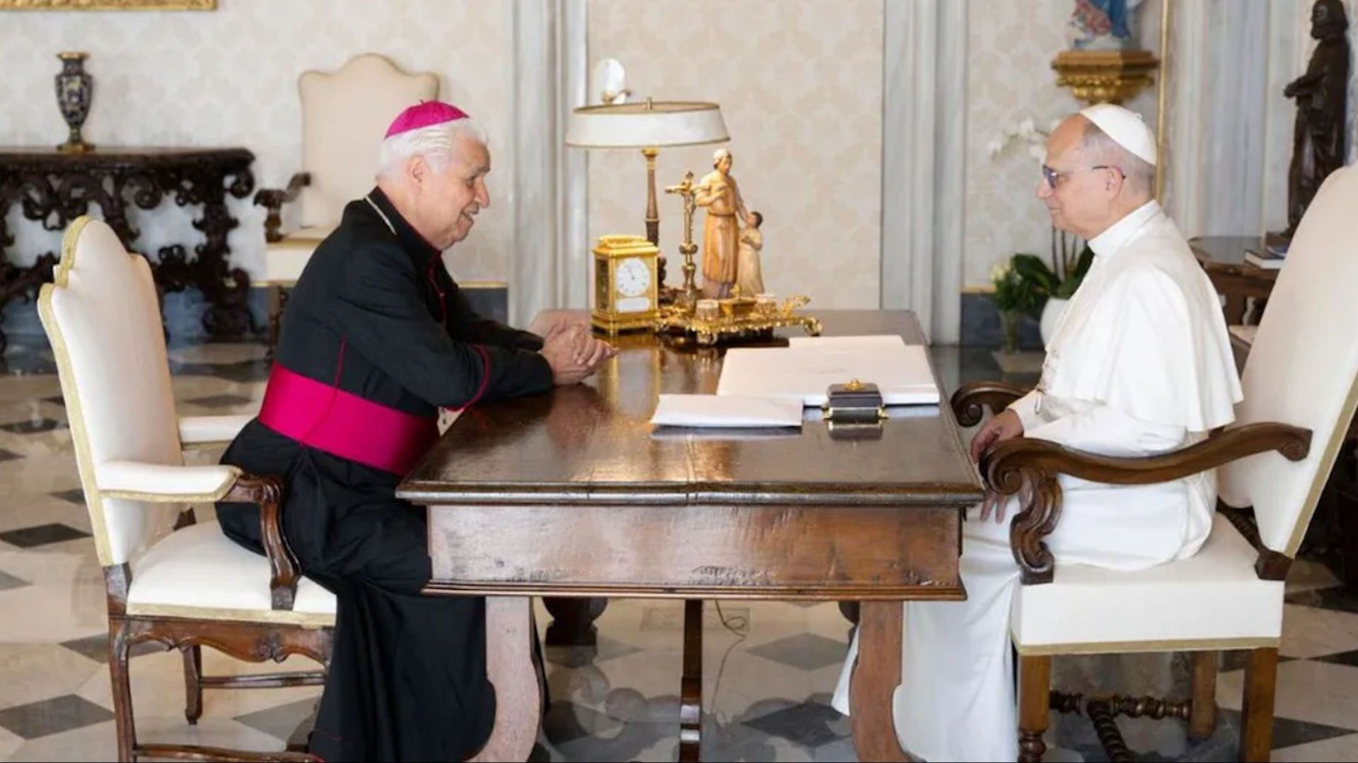 La reunión se llevó a cabo en el Palacio Apostólico, como parte de la agenda oficial del Papa León XIV que también incluyó encuentros con líderes religiosos.