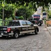 Vecinos de la colonia Lázaro Cárdenas, en Guadalajara, localizaron el cuerpo de un hombre con una herida de bala en el pómulo. Autoridades presumen que fue ases