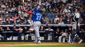 El equipo de los Blue Jays derrotó y de paso eliminó a los Yankees de Nueva York en el juego 4 de las Series Divisionales de la MLB 2025.