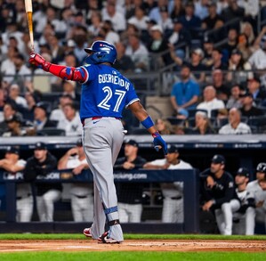 El equipo de los Blue Jays derrotó y de paso eliminó a los Yankees de Nueva York en el juego 4 de las Series Divisionales de la MLB 2025.